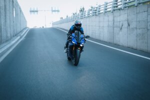 Hoe bouw je zelfvertrouwen op als beginnende motorrijder?